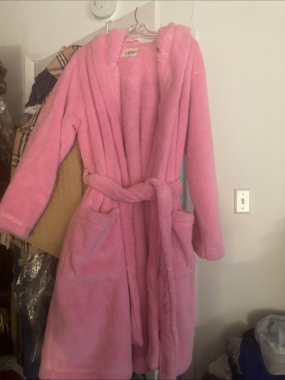 UGG  adult 1x Plush Hooded Robe Jacket - Pink